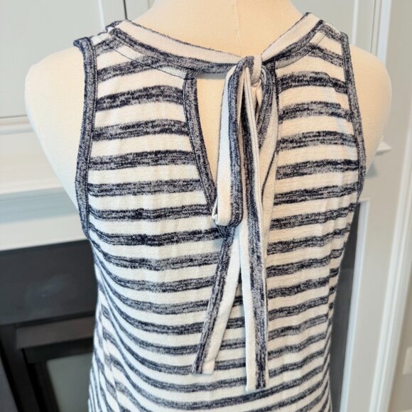 ⚓ Market & Spruce Navy Stripe Tank Top – Size Medium 🐚 - Picture 4 of 10